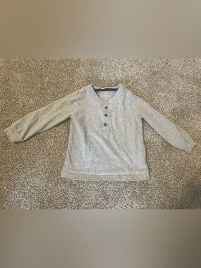 ‼️Mix and Match 3 items for $5‼️ 
18 months Long-Sleeve Shirt